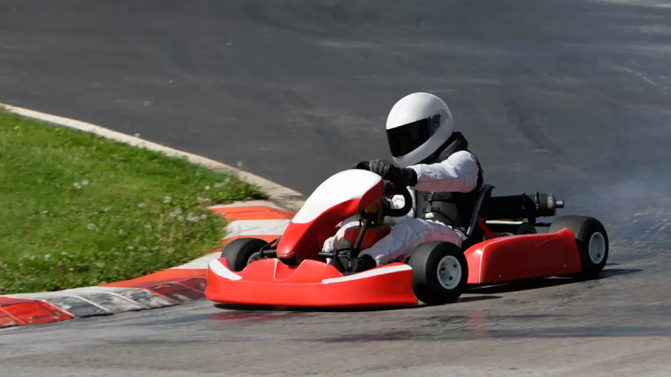  Cornering Techniques in Karting