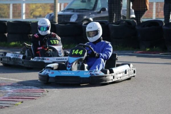 Differences Between Indoor and Outdoor Karting